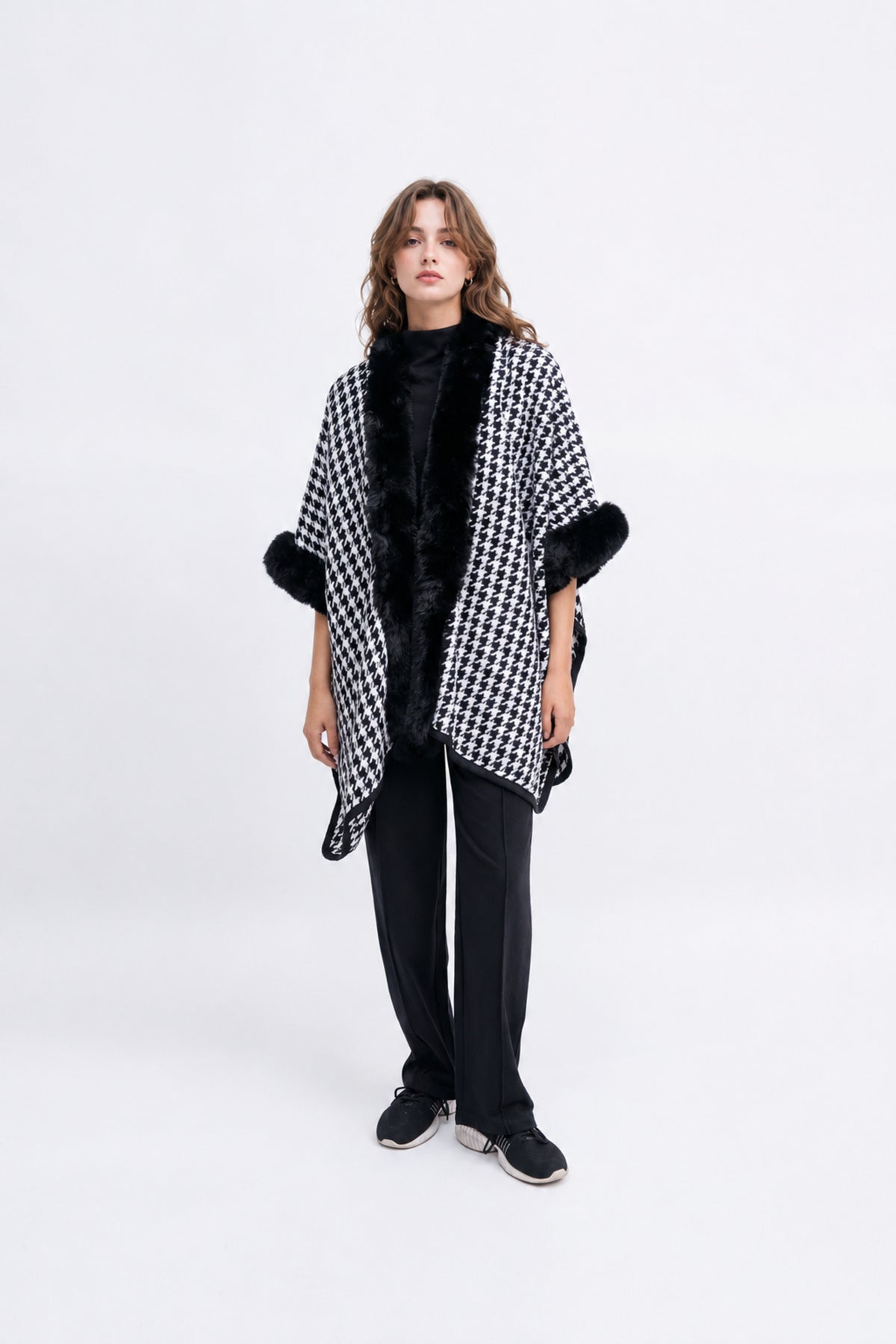 Capeshawl with Faux Fur Trim