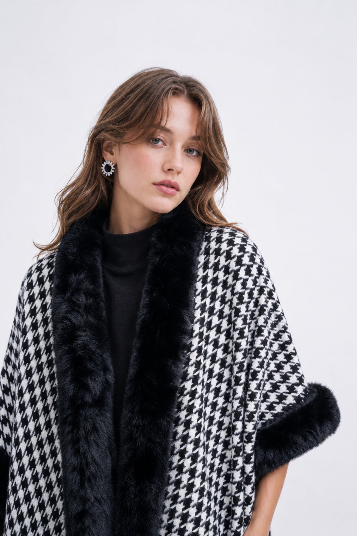 Capeshawl with Faux Fur Trim